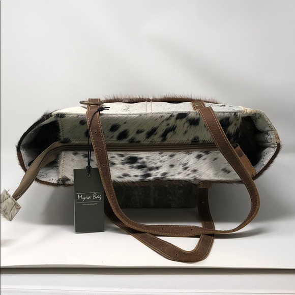 Cowhide Front Pocket Tote - Picture 6 of 7